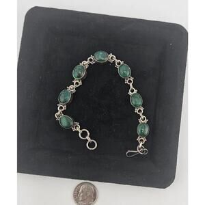 7-7.5in Sterling Silver w/Oval-cut Emerald Gemstones Bracelet